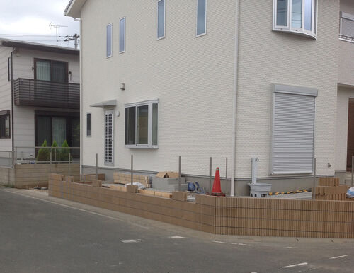 川越市鯨井　ブロック塀フェンス施工中