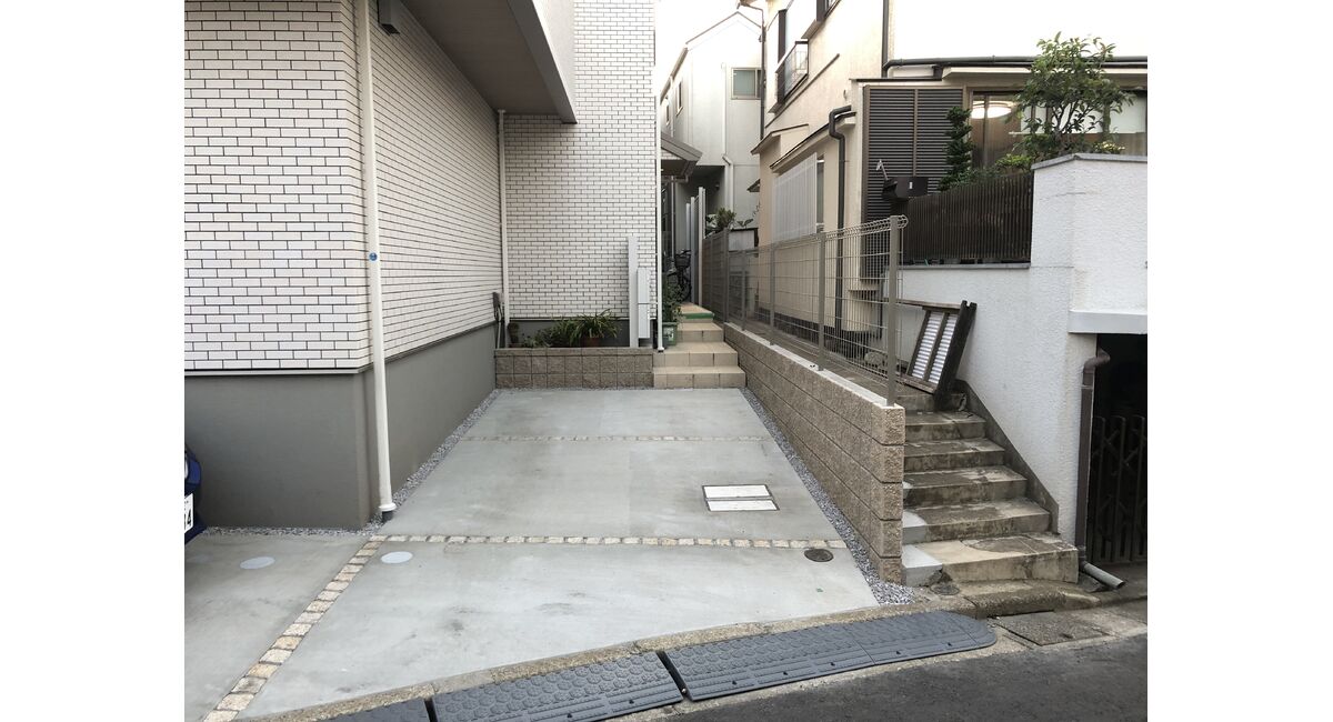 川越市の玄関前の駐車場工事