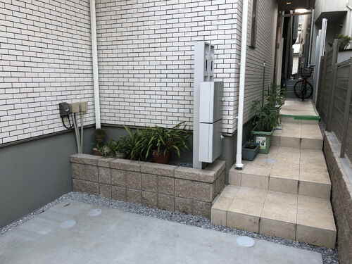 川越市の玄関前工事の施工前1